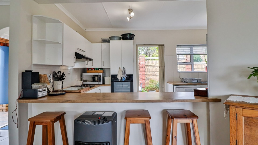 To Let 3 Bedroom Property for Rent in Lovemore Heights Estate Eastern Cape